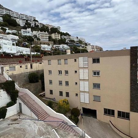 Apartamento Tres Habitaciones Con Vistas Al Mar En Rosas Exteriör bild