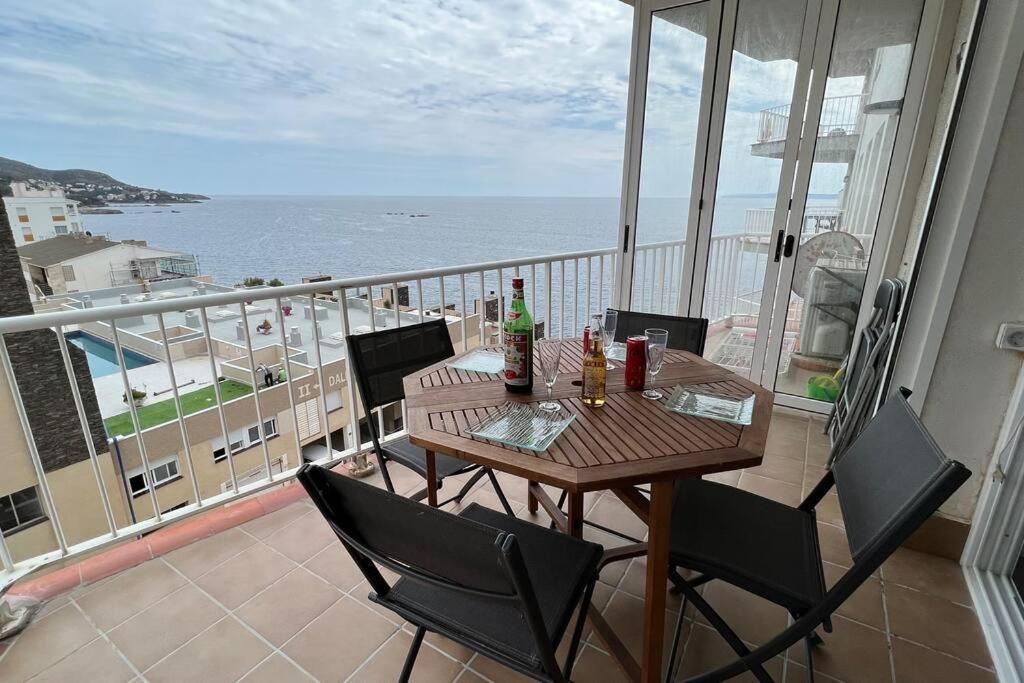 Apartamento Tres Habitaciones Con Vistas Al Mar En Rosas Exteriör bild